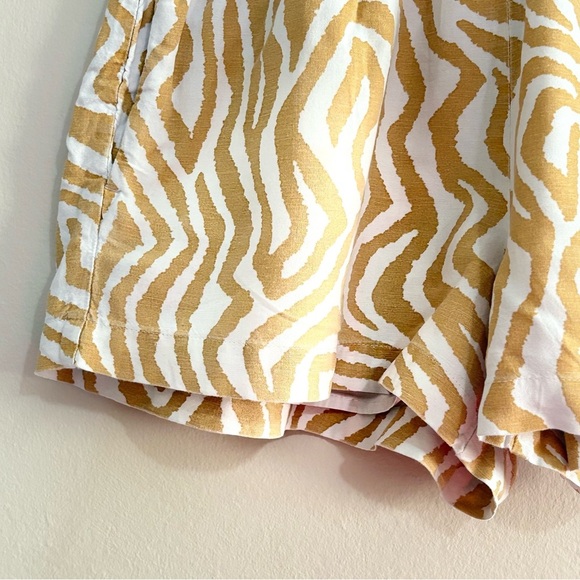 Dynamite High Waist Yellow & Cream Zebra Shorts Lined & Pockets - Picture 3 of 13